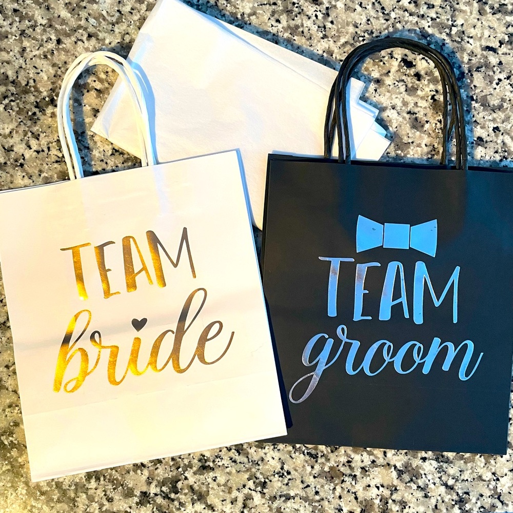 ☘️2/$15☘️Team Bride Team Groom gift bags with tissue